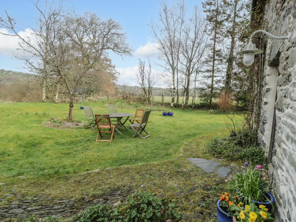 Beudy Dolpebyll Villa Llangadfan Exterior photo