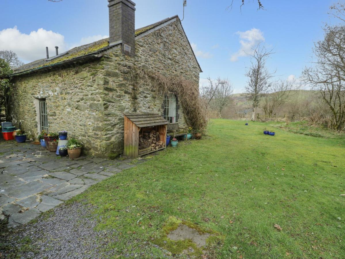 Beudy Dolpebyll Villa Llangadfan Exterior photo