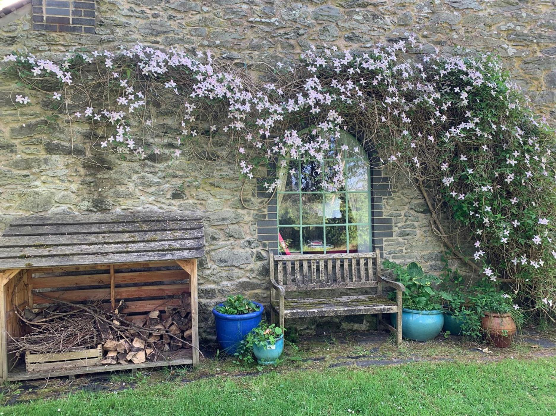 Beudy Dolpebyll Villa Llangadfan Exterior photo